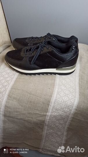 Кроссовки женские 37 размер бу
