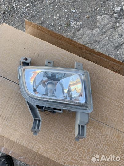 Mazda 323 туманка правая