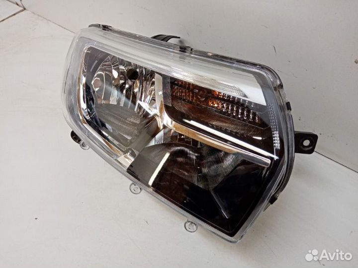 Фара правая Renault Logan 2 2018