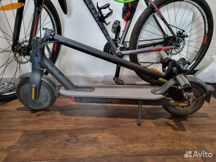 Электрический самокат Xiaomi Mi Electric Scooter