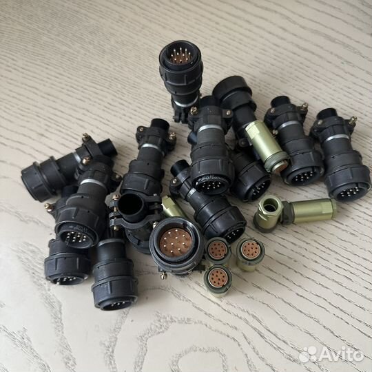 Прием разъемов прием радиодеталей