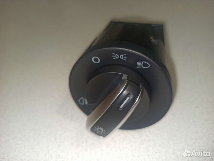 Переключатель VW Polo sedan 6RF941531F