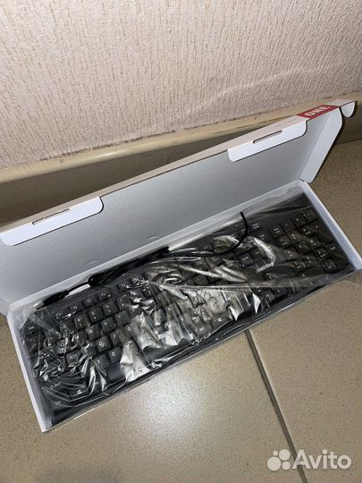 Клавиатура проводная и проводная мышь