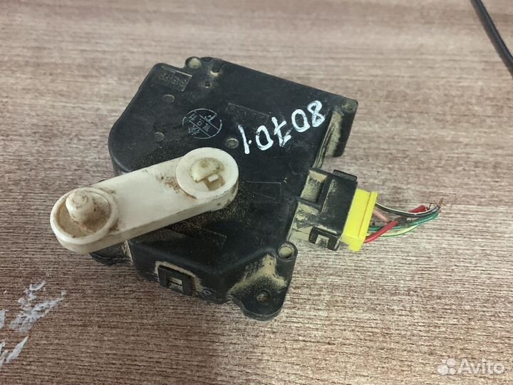 Моторчик заслонки отопителя Mazda II