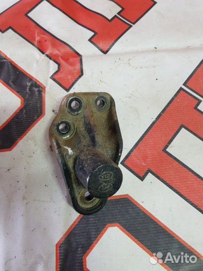 Кронштейн опоры двигателя правый Hyundai Solaris