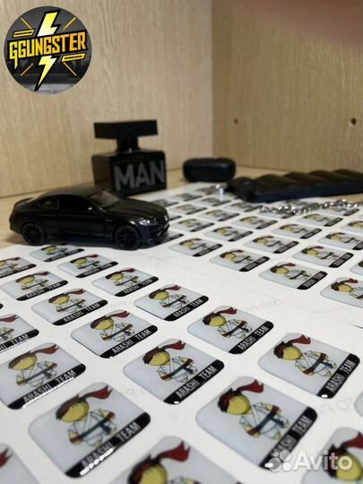 Глянцевый 3Д стикер на телефон