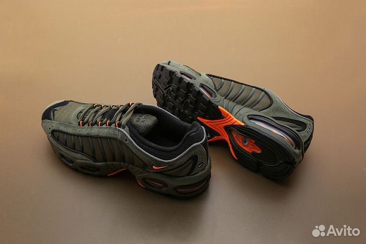 Кроссовки Nike Air Max Tailwind 4