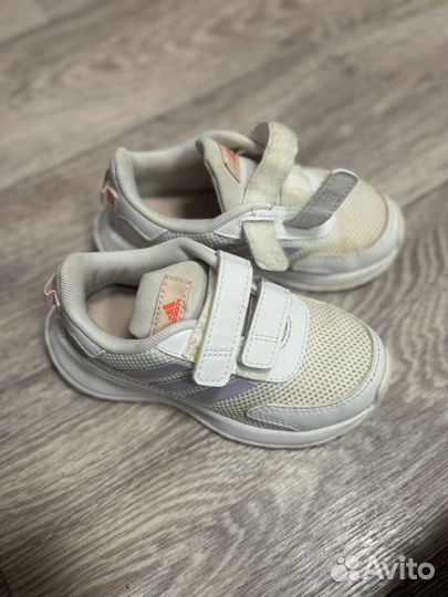 Кроссовки адидас для девочки