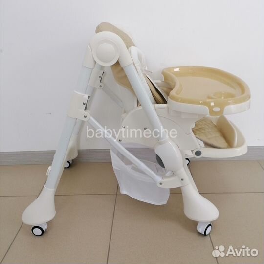 Стульчик для кормления бежевый
