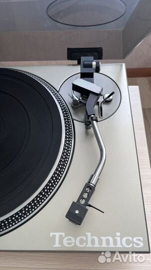 Проигрыватель винила Technics SL-1200