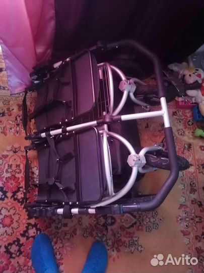 Коляска для двойни bumbleride