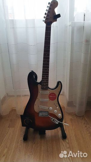 Электрогитара Fender Squier