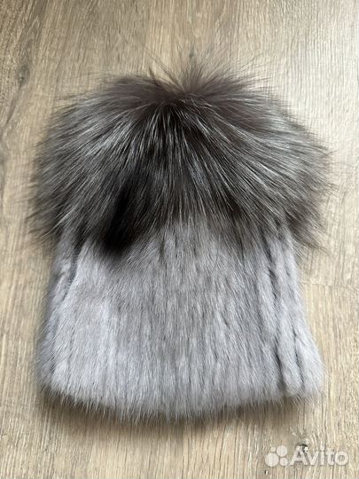 Женские меховые шапки