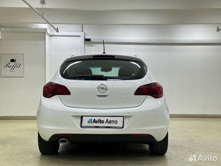 Opel Astra 1.6 AT, 2011, 188 000 км