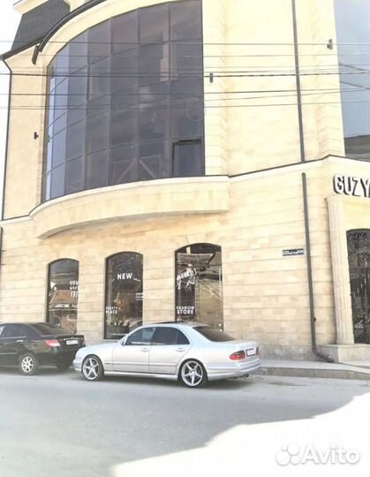 Накладки на пороги AMG e55 Mercedes W210