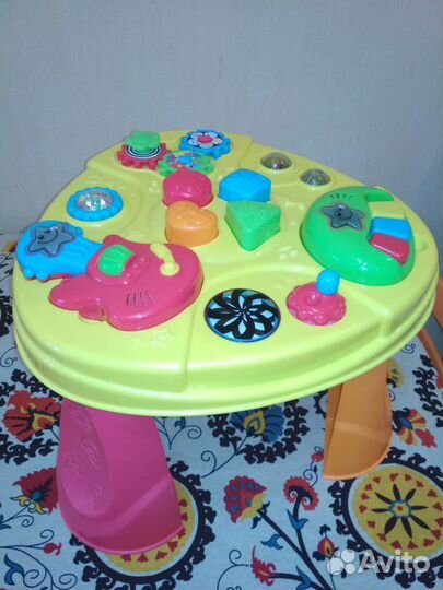 Продам музыкальный развивающий столик