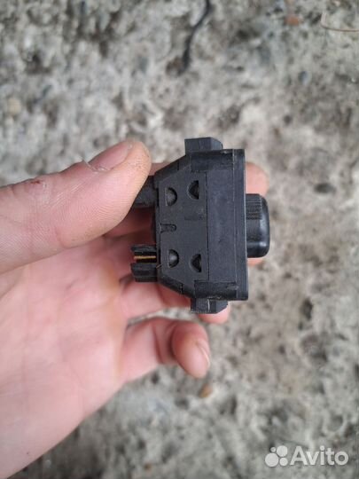 Кнопка регулировки зеркала Mercedes W140
