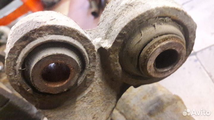 Кулак задний Kia Sportage 3 Hyundai ix35