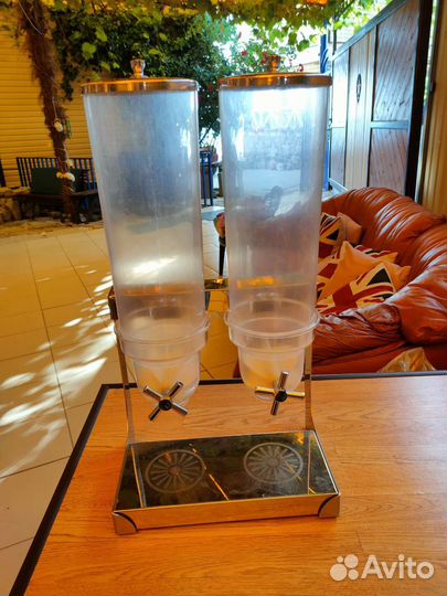 Диспенсер для сыпучих продуктов (хлопьев)