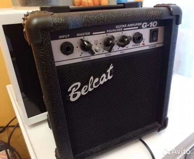 Комбоусилитель гитарный Bellcat 10 w. Новый