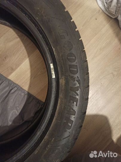 Goodyear UltraGrip Ice 255/50 R19 107T