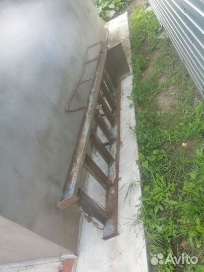 Продам лестницу(трап) В гараж подвал