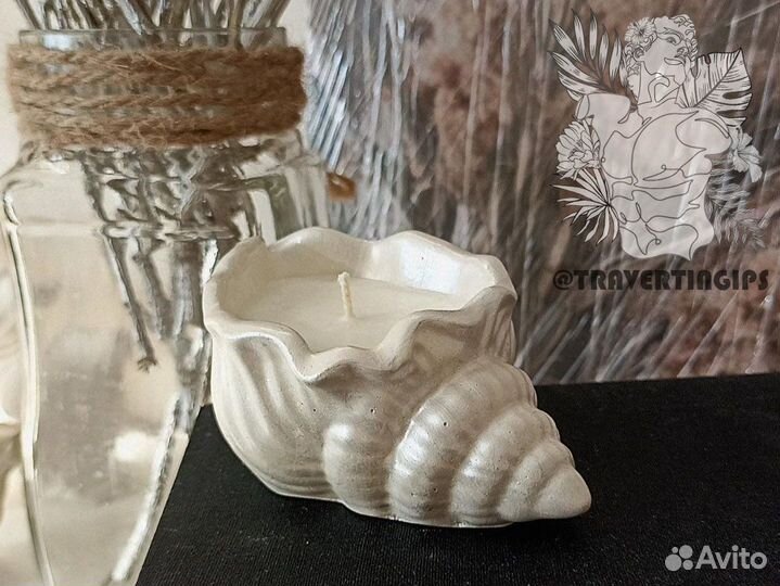 Свеча в раковине из гипса