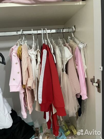 Продаем 2 коробки вещей