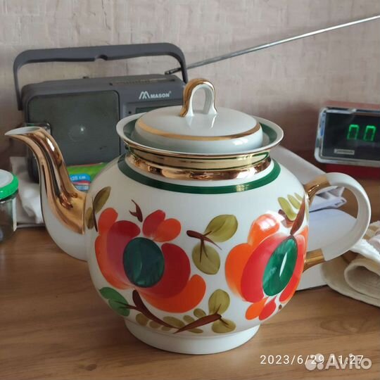 Таз, чайник фарфоровый, онисотейник