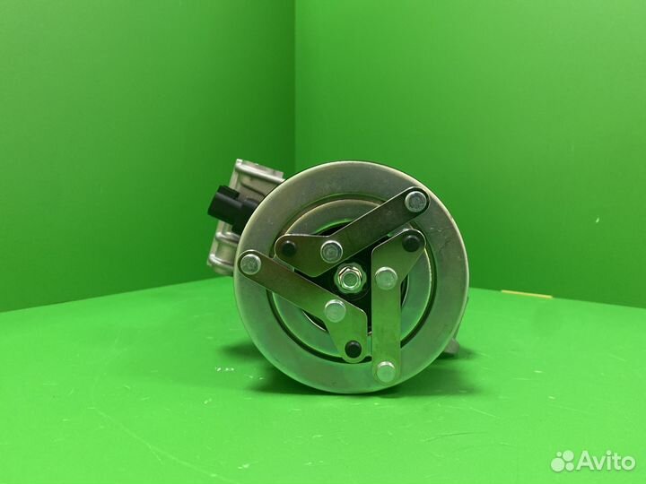 Компрессор кондиционера Land Rover Freelander 2