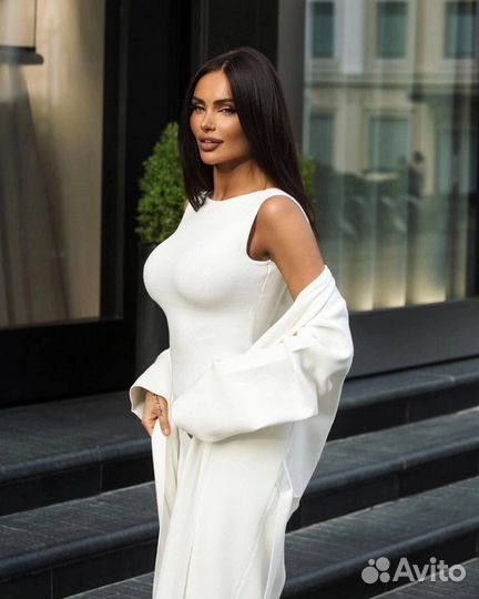 Трикотажное платье женское с накидкой