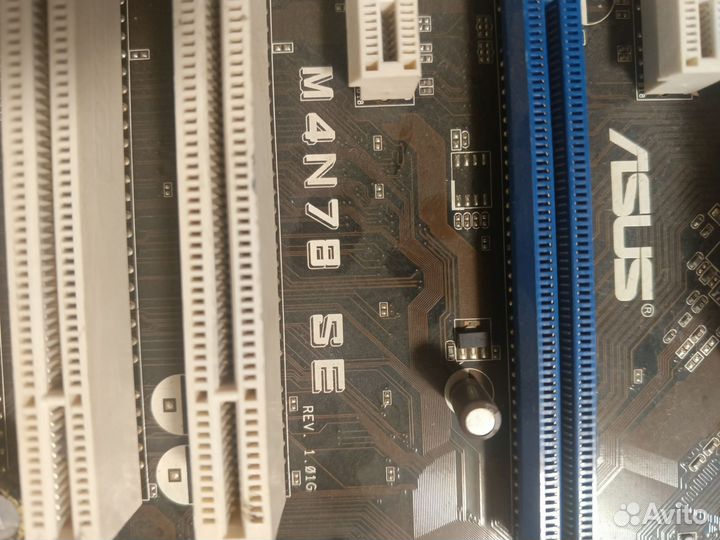 Материнская плата с процессором и памятью