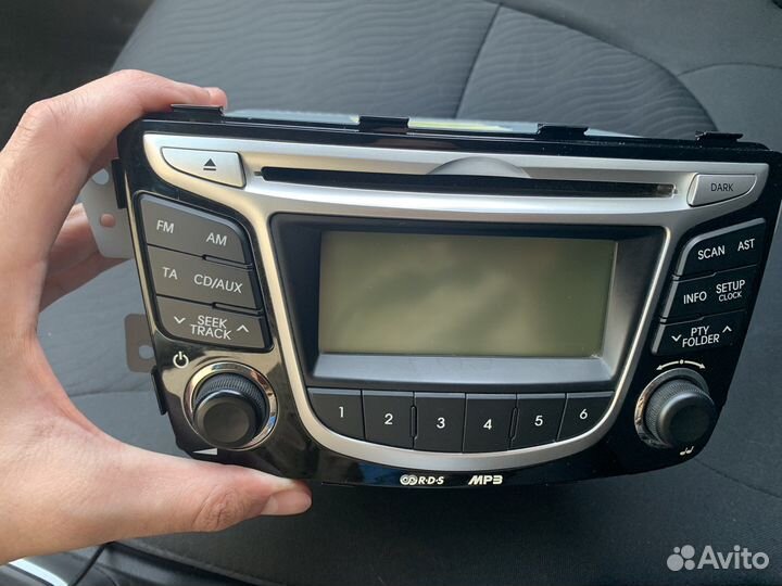 Штатная магнитола на Hyundai Solaris