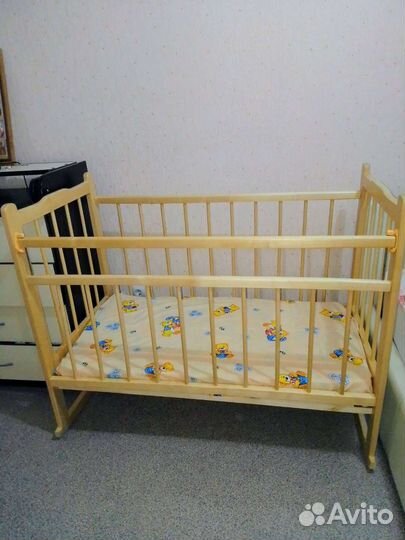 Детская кроватка