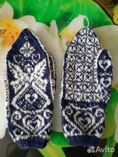 Варежки женские ручной работы