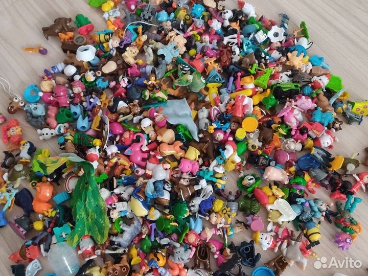 Игрушки из киндера пакетом