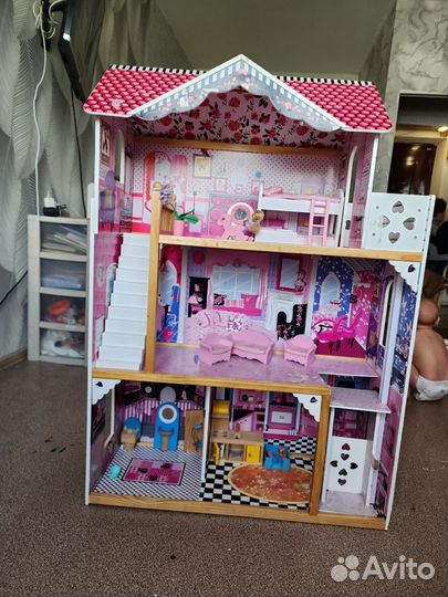 Кукольный домик с мебелью для барби