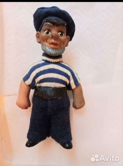 Моряк, заяц гдр и игрушки СССР