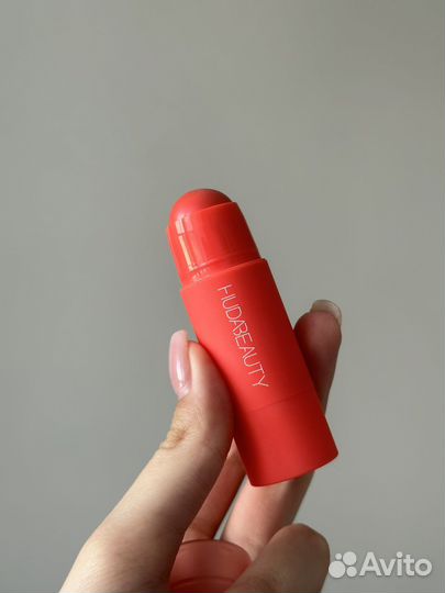 Huda beauty румяна