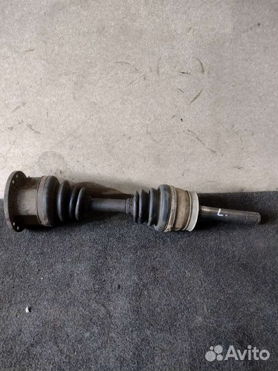 Привод передний левый Nissan Terrano 2 r20
