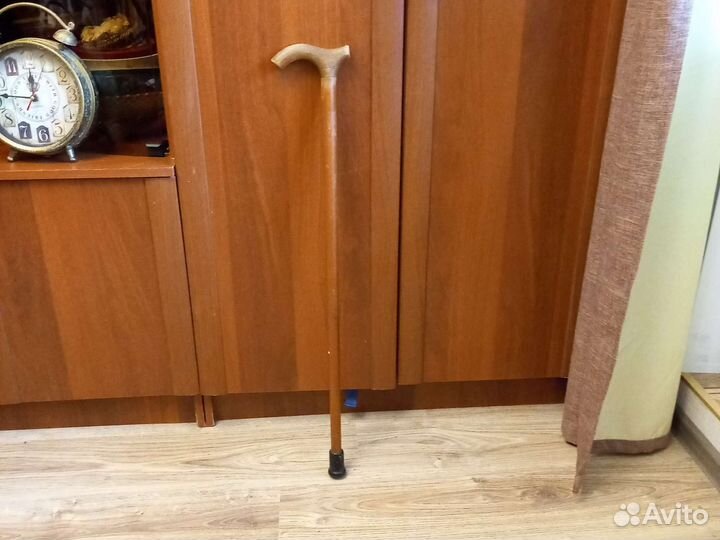 Трость для ходьбы деревянная