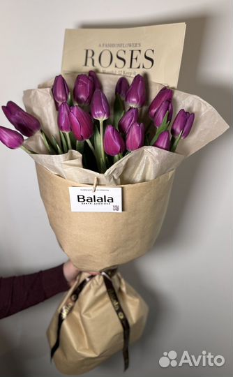 Букет из 19 фиолетовых тюльпанов