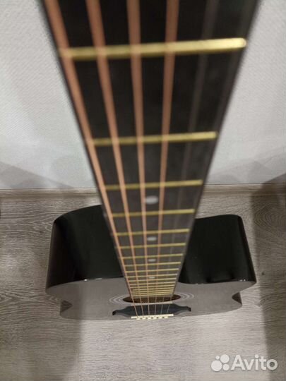 Акустическая гитара