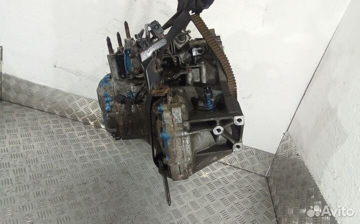 МКПП (механическая коробка переключения передач) M