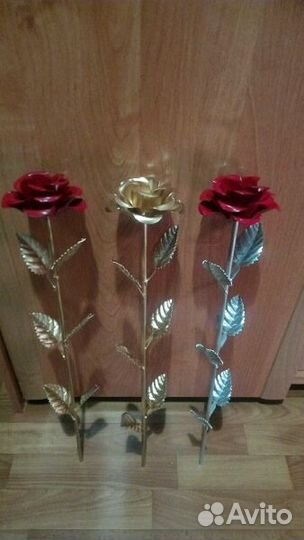 Розы металлические