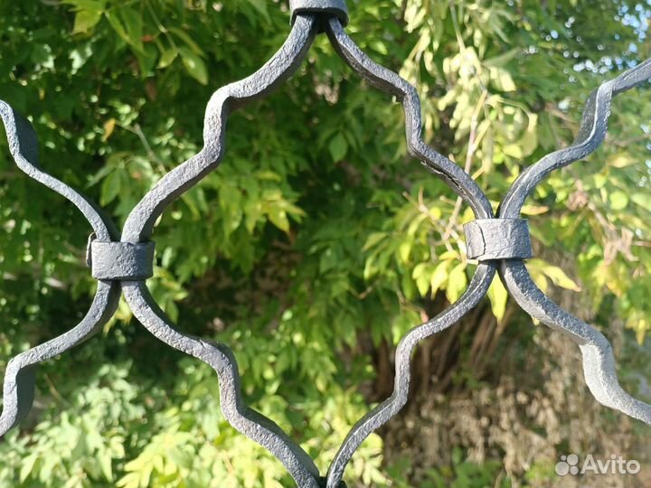 Старинная кованная решетка 18 века