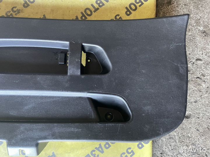 Обшивка двери багажника BMW X1 E84