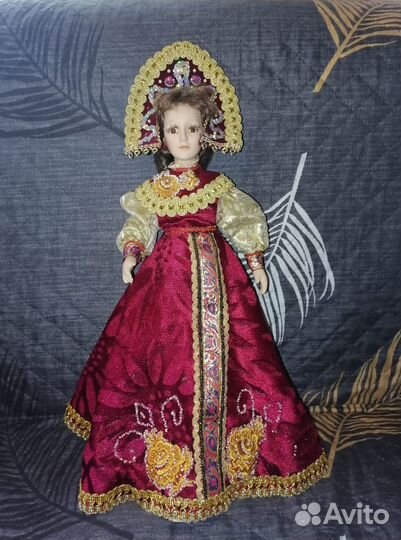 Куклы фарфоровые