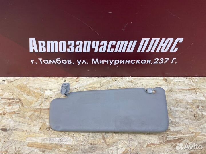 Козырек солнцезащитный правый Opel Corsa