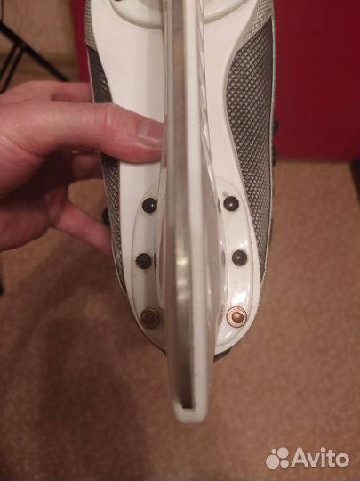 Коньки хоккейные